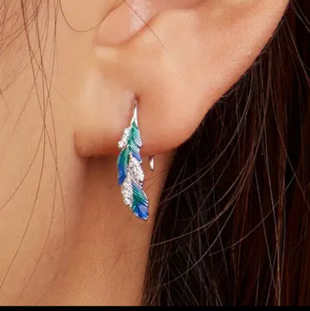 Elegant Sterling Silver Feather Earrings - Picture 2 of 16